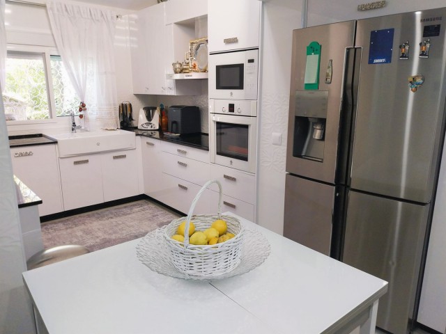 4 Schlafzimmer Villa in Puerto de Cabopino