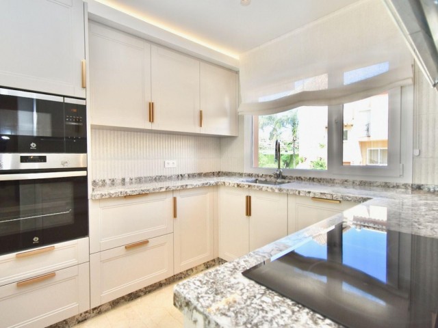 4 Schlafzimmer Villa in Nueva Andalucía