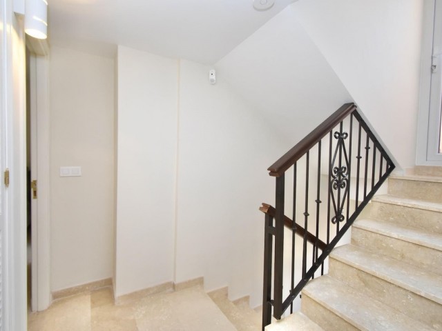 4 Schlafzimmer Villa in Nueva Andalucía