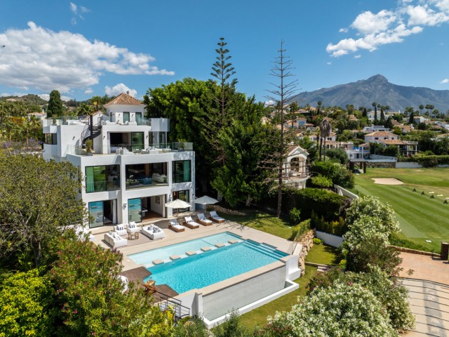 6 Schlafzimmer Villa in Nueva Andalucía
