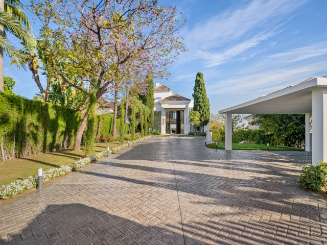 6 Schlafzimmer Villa in Nueva Andalucía