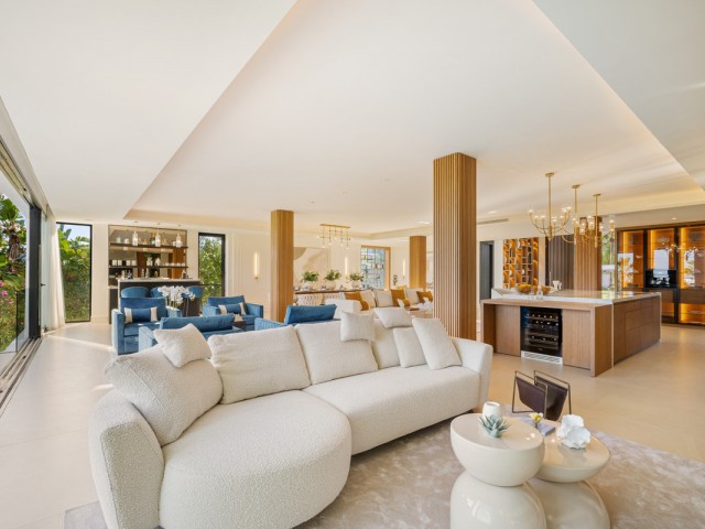 6 Schlafzimmer Villa in Nueva Andalucía