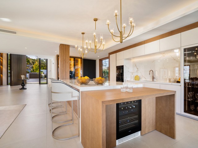 6 Schlafzimmer Villa in Nueva Andalucía