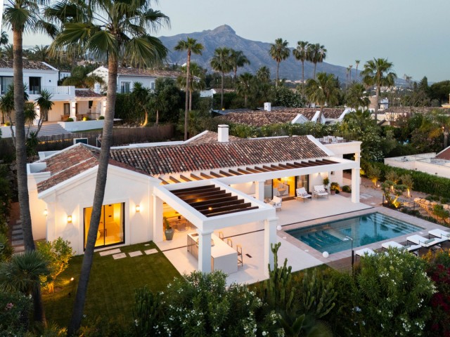 4 Schlafzimmer Villa in Nueva Andalucía