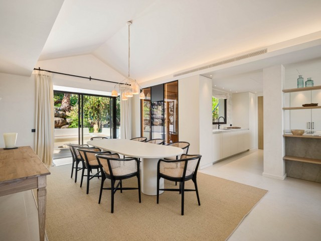 4 Schlafzimmer Villa in Nueva Andalucía