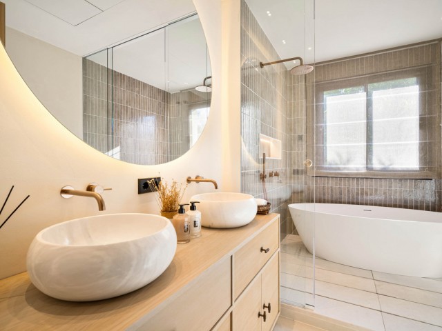4 Schlafzimmer Villa in Nueva Andalucía