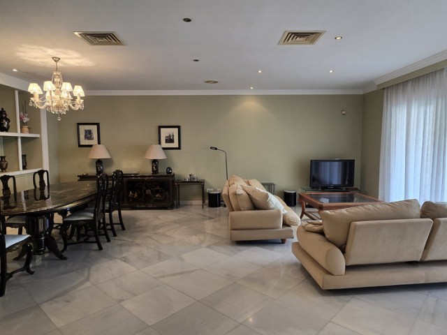 4 Slaapkamer Appartement in Torremolinos Centro