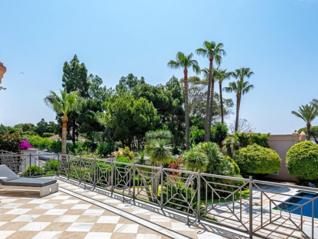 Villa avec 10 Chambres  à Estepona
