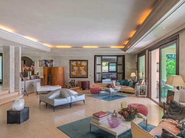 Villa avec 10 Chambres  à Estepona