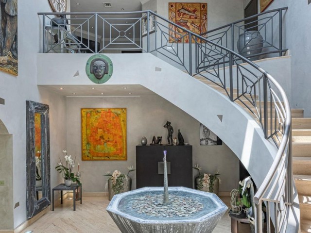 Villa avec 10 Chambres  à Estepona