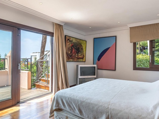 Villa avec 10 Chambres  à Estepona