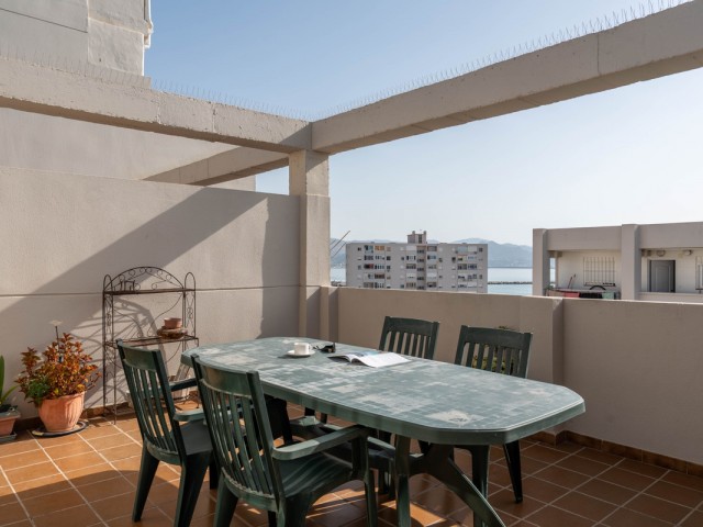 Apartamento con 3 Dormitorios  en Málaga