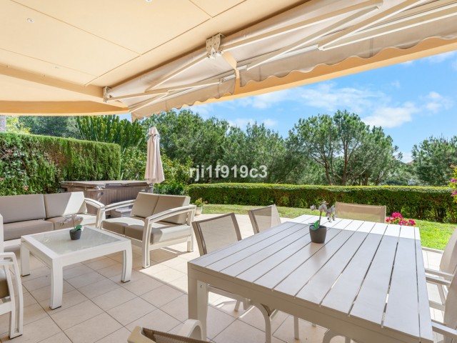 3 Bedrooms Apartment in Elviria