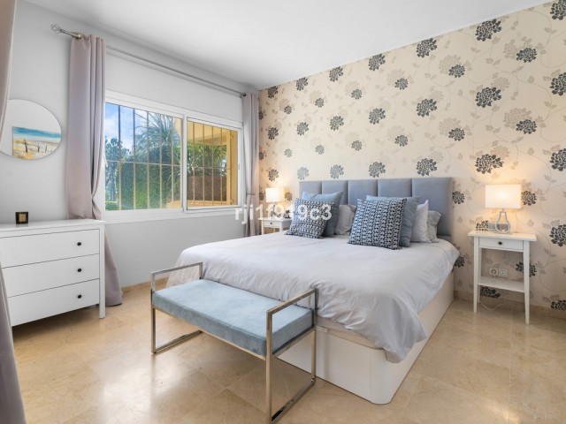 3 Bedrooms Apartment in Elviria