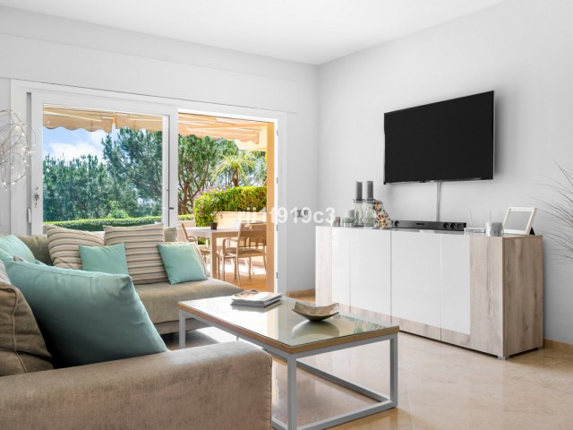 3 Bedrooms Apartment in Elviria