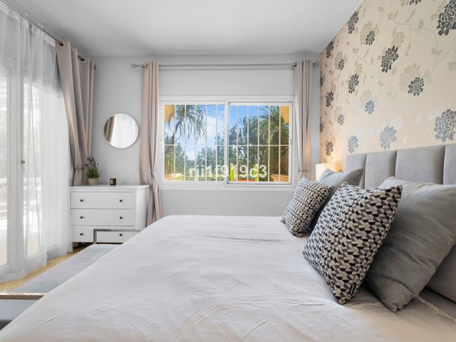 3 Bedrooms Apartment in Elviria