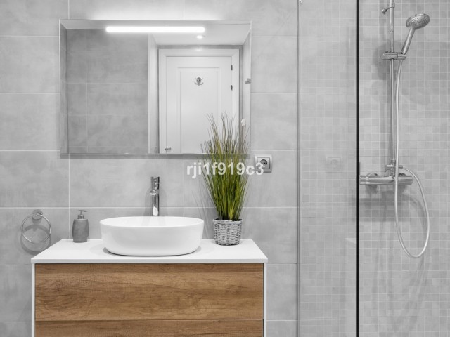 3 Bedrooms Apartment in Elviria