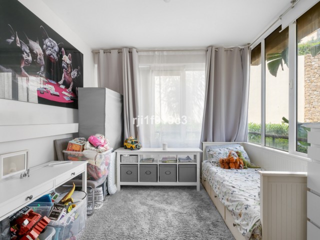 3 Bedrooms Apartment in Elviria