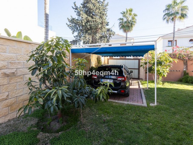 4 Bedrooms Villa in San Pedro de Alcántara