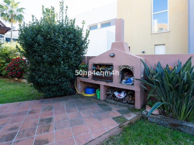 4 Bedrooms Villa in San Pedro de Alcántara