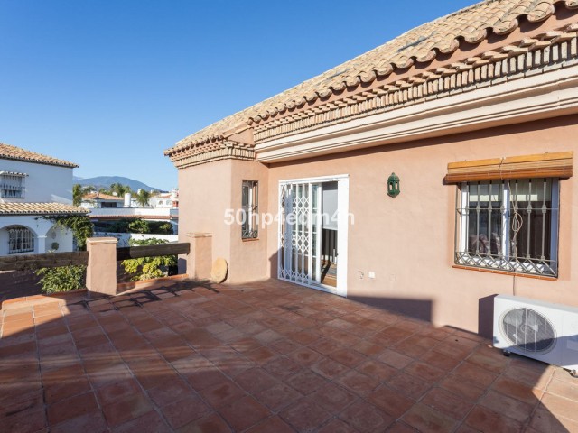 4 Bedrooms Villa in San Pedro de Alcántara