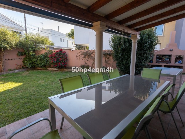 4 Bedrooms Villa in San Pedro de Alcántara