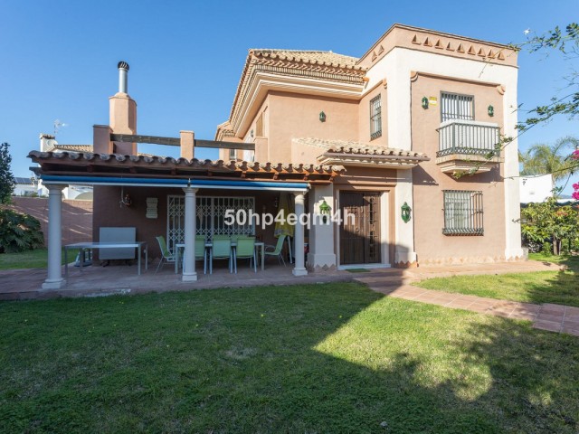 4 Bedrooms Villa in San Pedro de Alcántara