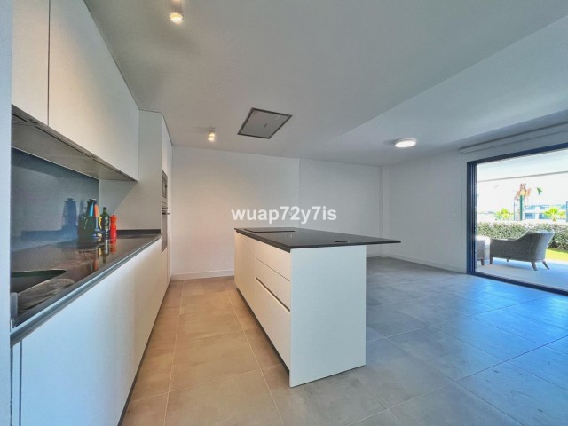 3 Bedrooms Apartment in Selwo