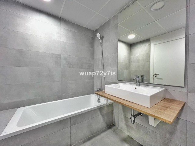 3 Bedrooms Apartment in Selwo