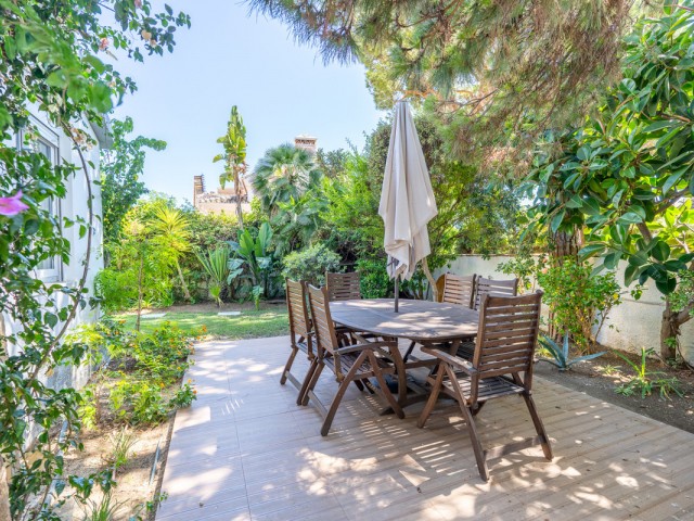 Villa, Marbesa, R5129818