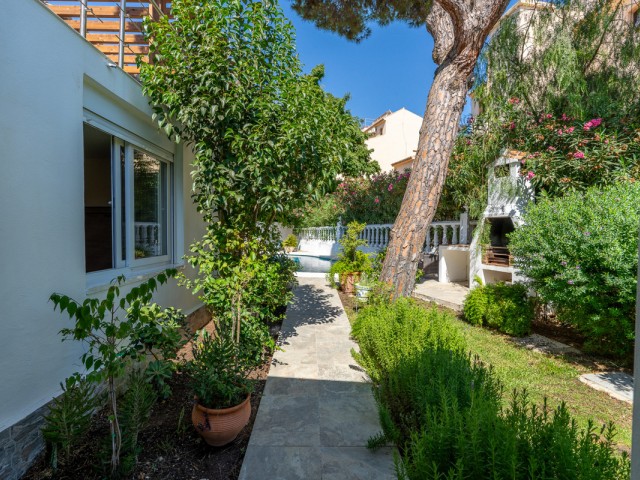 Villa, Marbesa, R5129818
