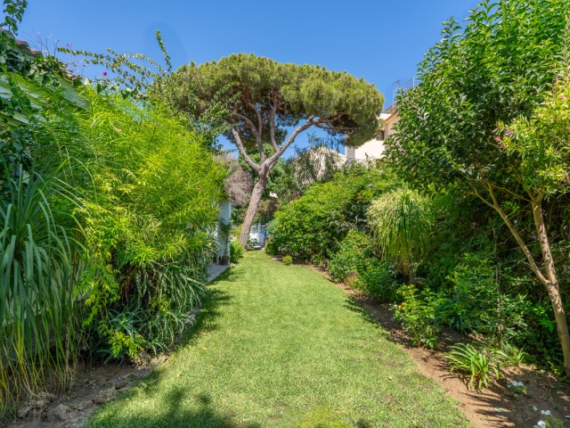 Villa, Marbesa, R5129818