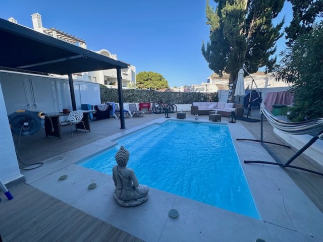 Appartement avec 2 Chambres  à Estepona