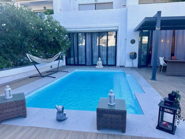 Appartement avec 2 Chambres  à Estepona