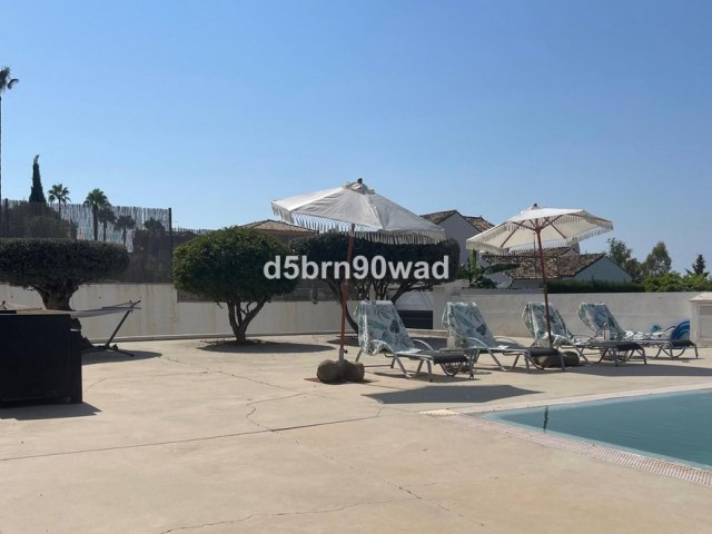 Villa avec 4 Chambres  à Estepona