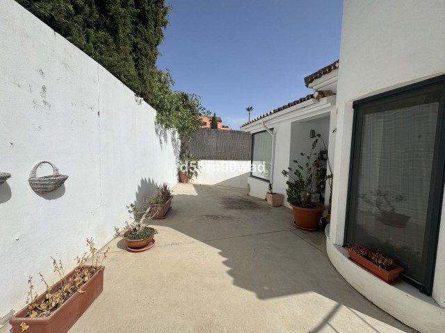 Villa avec 4 Chambres  à Estepona