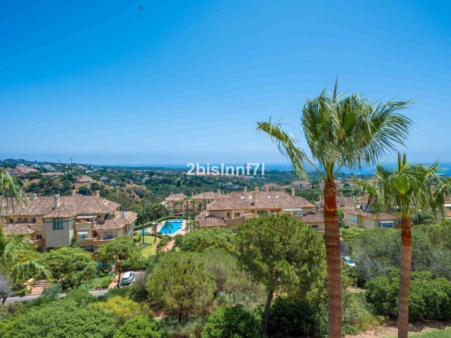 3 Bedrooms Apartment in Elviria