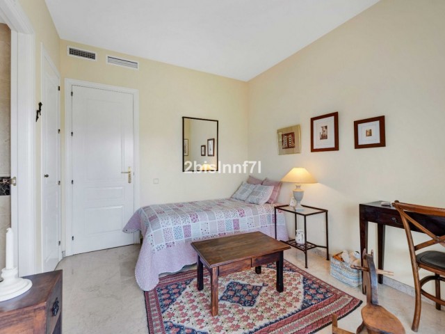 3 Bedrooms Apartment in Elviria