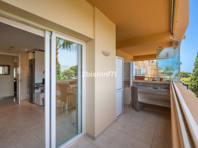 3 Bedrooms Apartment in Elviria