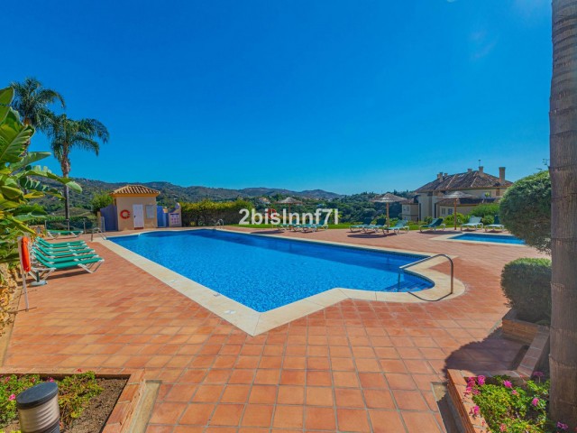 3 Bedrooms Apartment in Elviria