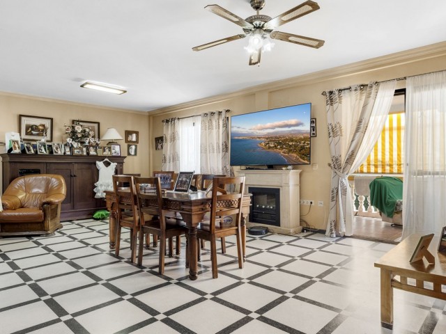 Villa avec 6 Chambres  à Estepona