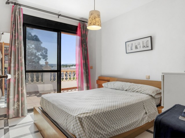 Villa avec 6 Chambres  à Estepona