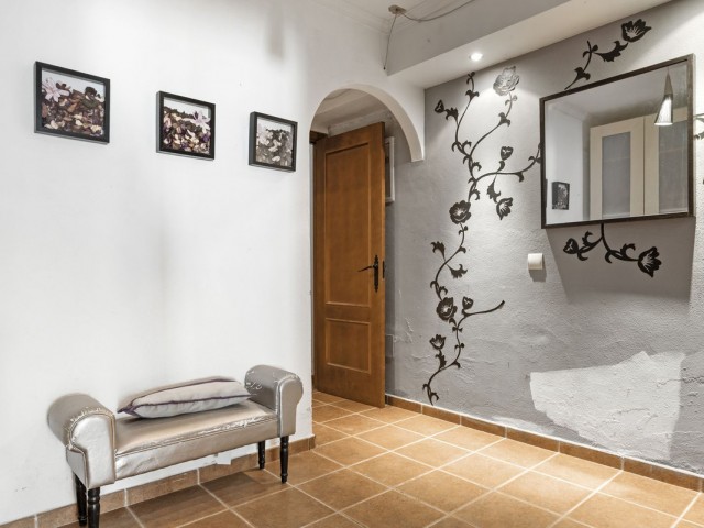 Villa avec 6 Chambres  à Estepona