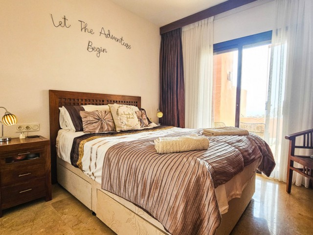 Apartamento con 2 Dormitorios  en La Duquesa