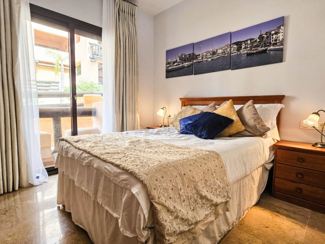 Apartamento con 2 Dormitorios  en La Duquesa