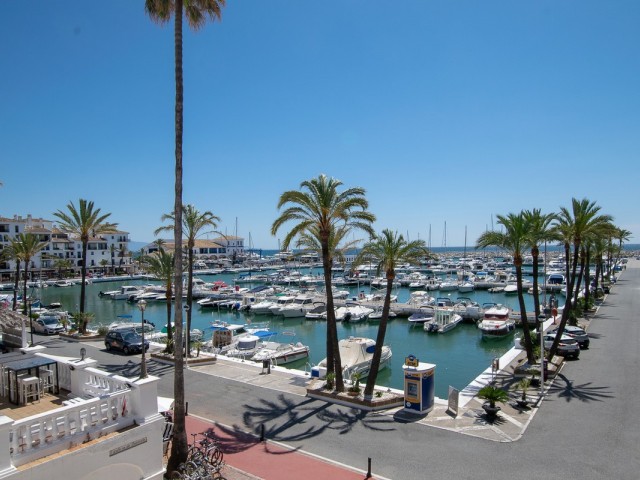 Apartamento con 2 Dormitorios  en La Duquesa