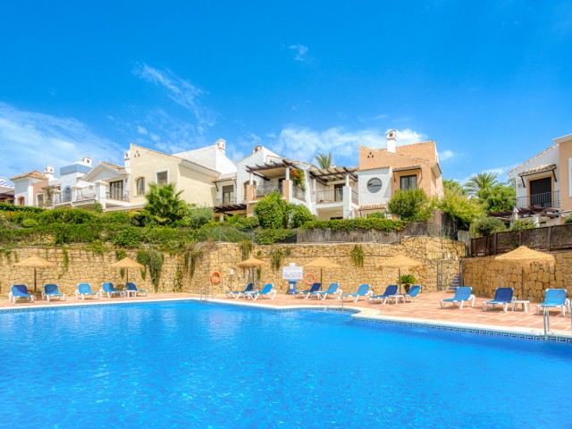 4 Slaapkamer Rijtjeshuis in Los Arqueros