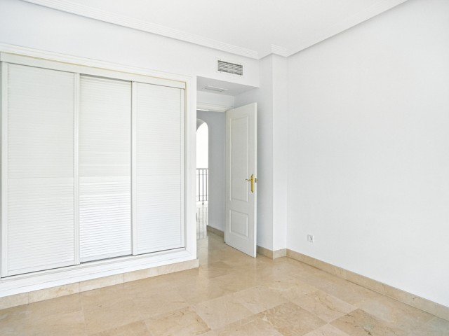 4 Slaapkamer Rijtjeshuis in Los Arqueros