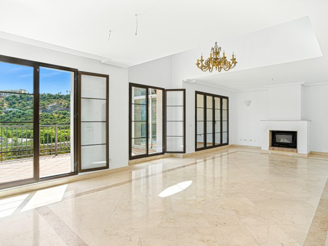 4 Slaapkamer Rijtjeshuis in Los Arqueros