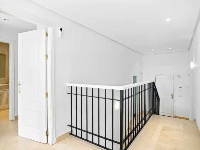 4 Slaapkamer Rijtjeshuis in Los Arqueros